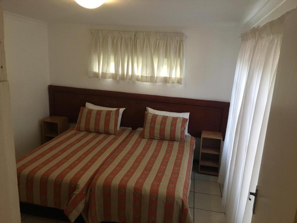 The Crescent Guesthouses - Bnb/Self Catering ダーバン エクステリア 写真