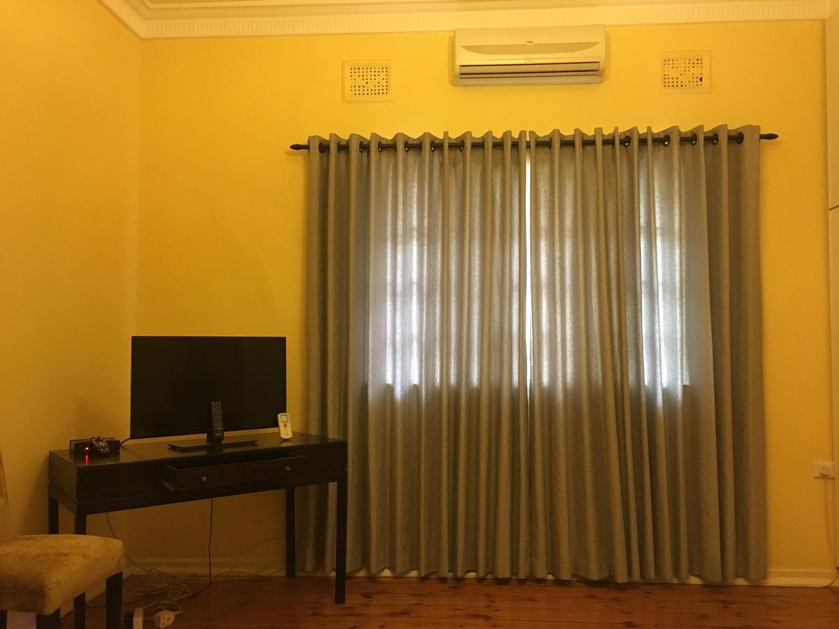 The Crescent Guesthouses - Bnb/Self Catering ダーバン エクステリア 写真
